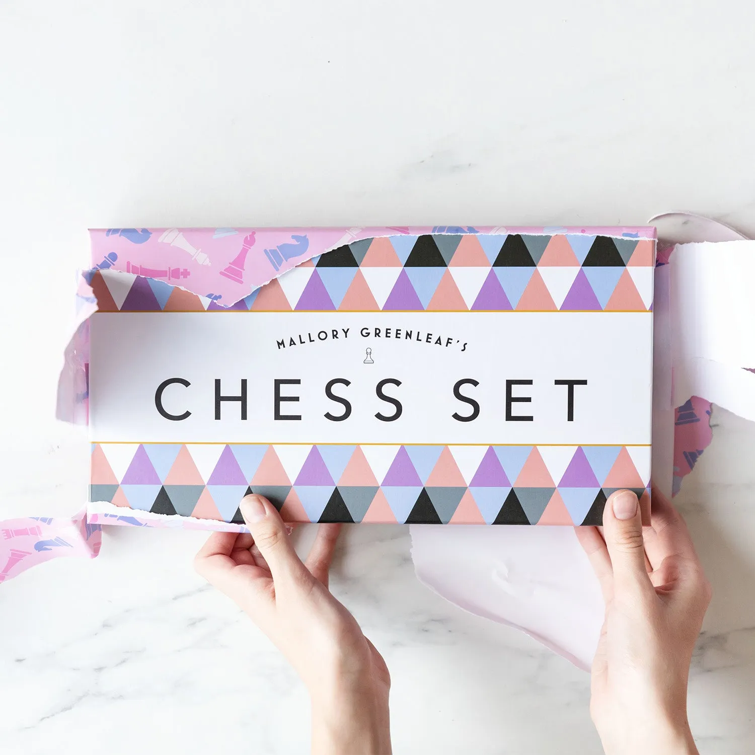 Love and Chess - Chess Set